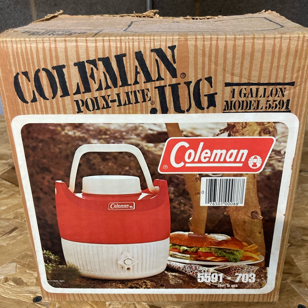 Vintage made in USA Coleman poly-lite jug with box